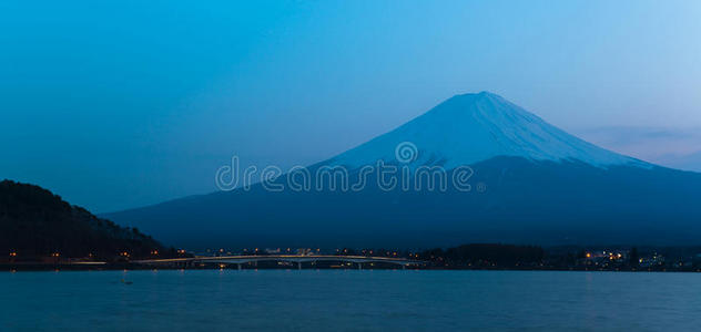 富士山高出川口湖