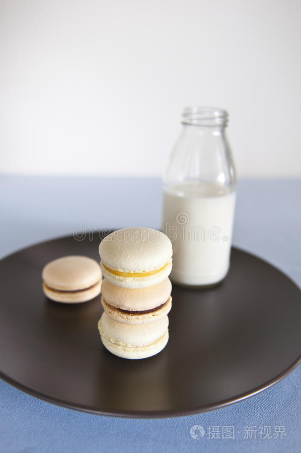马卡龙和牛奶