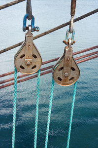 帆船上的海上绳梯。
