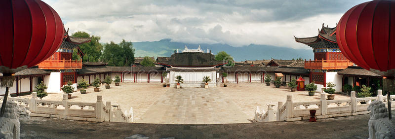 丽江宫殿装饰庭院