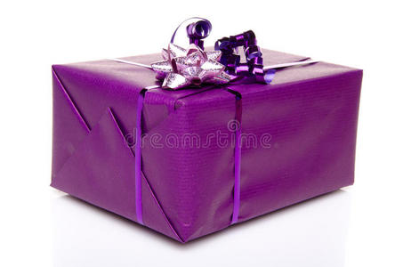 紫色蝴蝶结礼盒