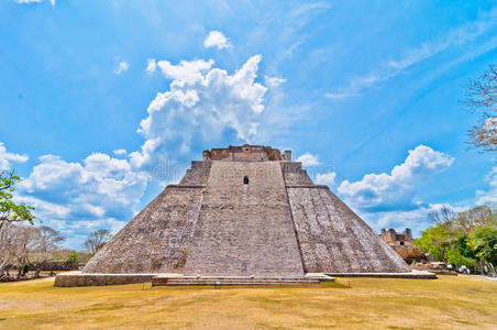 墨西哥尤卡坦尤卡坦乌克斯马尔的古代玛雅金字塔