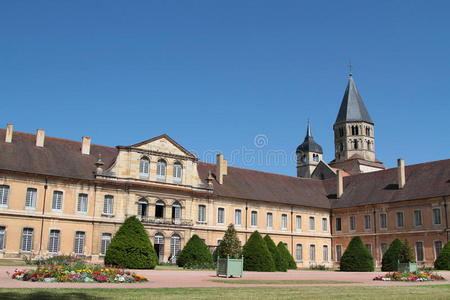 修道院的僧侣图片-修道院的僧侣素材-修道院的僧侣插画-摄图新视界