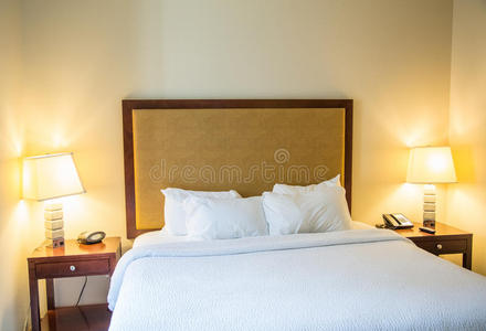 放松 在室内 纺织品 安慰 房间 床上用品 酒店 床垫 奢侈
