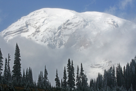 雷尼尔山