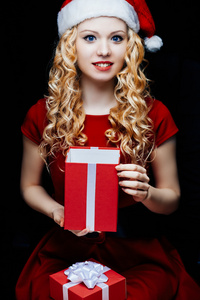 圣少女与礼品盒