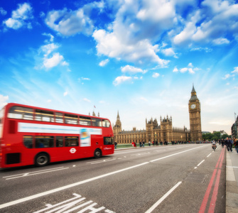 rda dubbeldckare buss i hjrtat av london. Westminster bridge