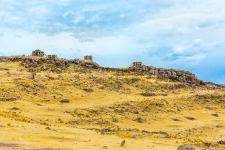 在 sillustani，秘鲁的丧葬塔