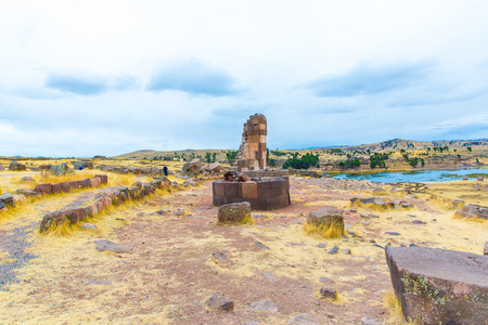 在 sillustani，秘鲁的丧葬塔