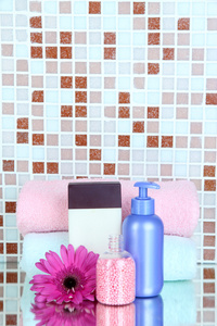 化妆品和沭浴配件马赛克瓷砖背景