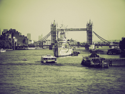 老式的乌贼在伦敦泰晤士河畔