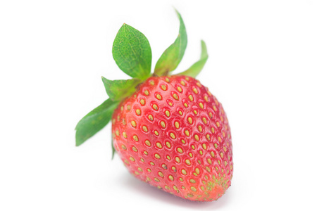 美丽的熟草莓上白色孤立