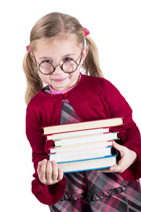 戴眼镜的小女孩拥有的书
