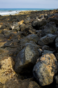 在兰萨罗特岛岛泡沫的岩石西班牙风景