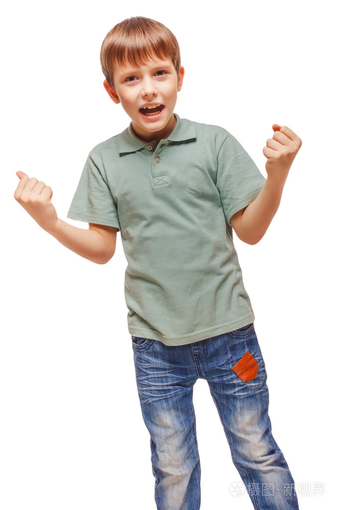 青少年兴奋快乐少年显示他的手如此他的拳头