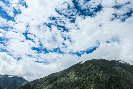 风景优美，景观与山