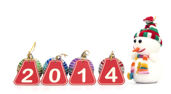 2014 年数字与白色背景上的圣诞球