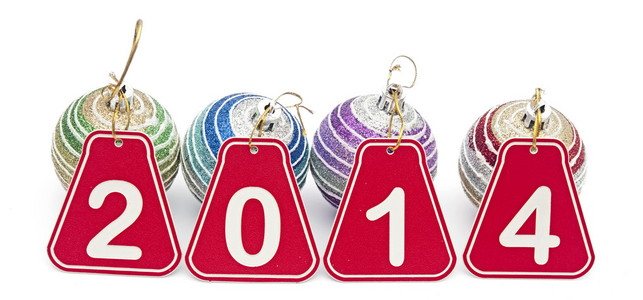 2014 年数字与白色背景上的圣诞球