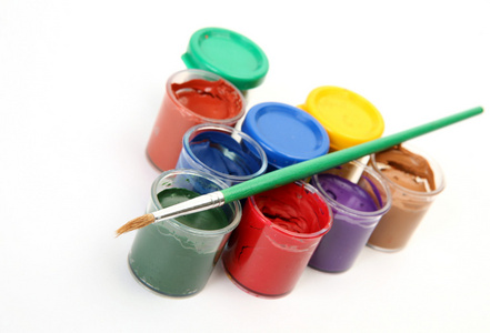 画笔和颜色的水粉画