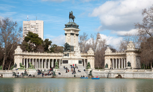 马德里   3 月 9 日 好 retiro 公园纪念碑的阿方索十二建筑师何塞 grases 埃从 1902 年在 201