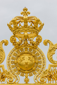 凡尔赛宫的金色华丽大门