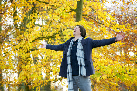 季节无忧无虑图片