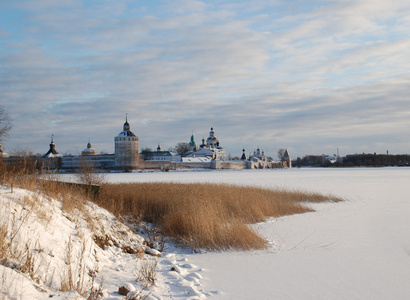冬天的北方俄罗斯修道院