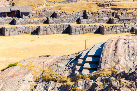 在 saqsaywaman，秘鲁的印加墙