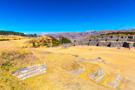 在 saqsaywaman，秘鲁的印加墙