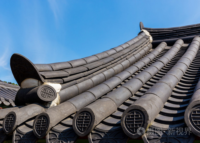 在韩国传统建筑屋顶的屋檐