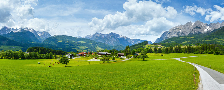 夏季高山乡村全景奥地利