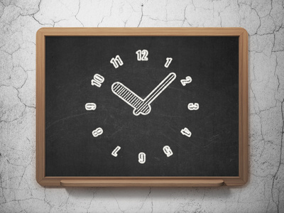 时间概念 时钟在黑板背景