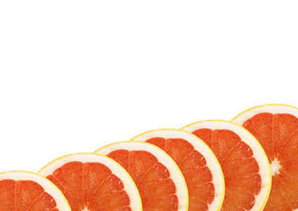 成熟的红葡萄柚隔离在白色背景上切片