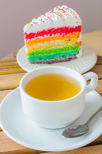 白杯奶茶彩虹蛋糕