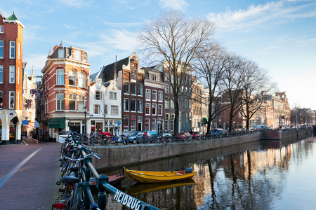 阿姆斯特丹运河街景在冬天
