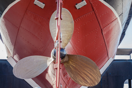 蒸汽拖船船黄铜螺旋桨照片