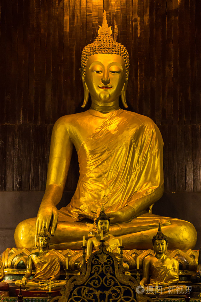 在位于泰国清迈的潘陶寺佛像