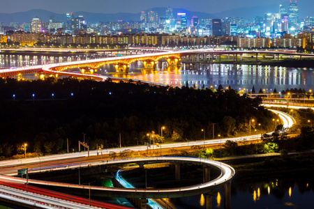 首尔市的夜晚