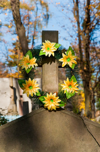 石碑上冢Monumento de piedra en el entierro