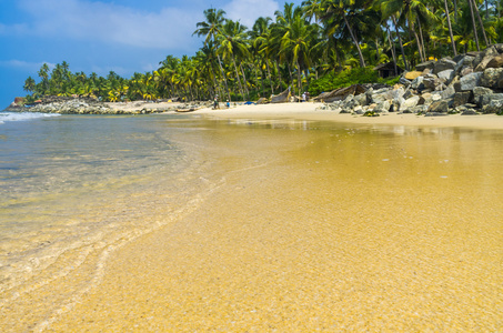 令人难以置信的印度海滩，黑沙滩，瓦卡拉。喀拉拉邦印度