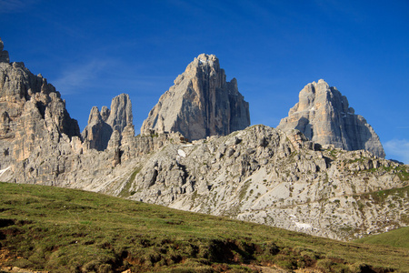 三峰