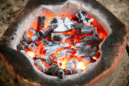 木炭炉照片