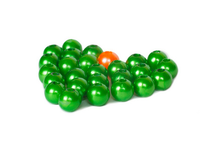 绿色和橙色的珠心的形状