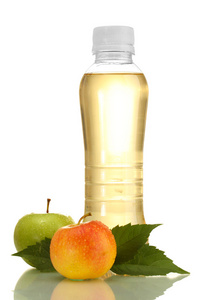 瓶与甜苹果，孤立在白色的汁