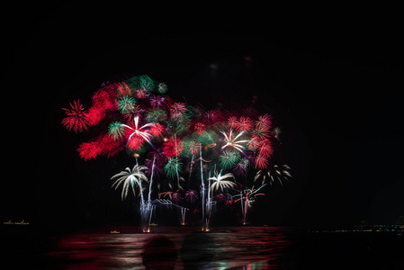 烟花在华欣海滩上