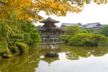 平安神宫，据说是在故事的艺伎回忆录  基于，京都，日本原桥太平 kaku 桥