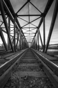 老铁路桥梁
