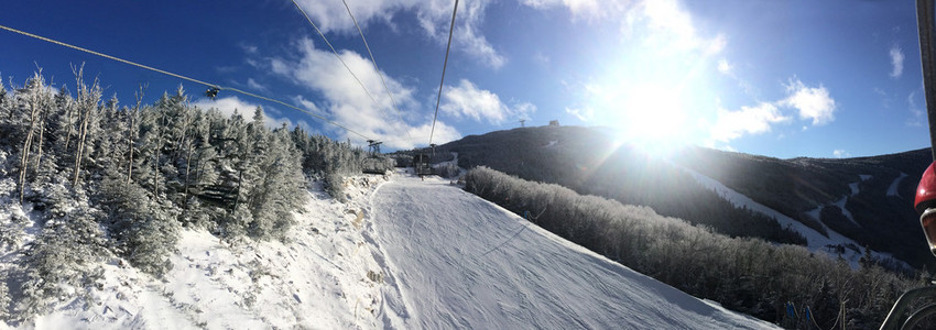 全景视图的滑雪山坡图片