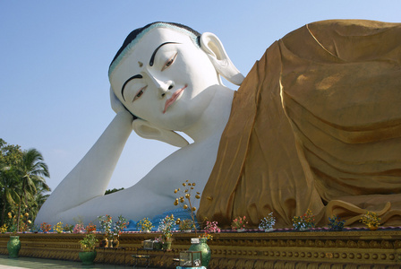 缅甸勃固，佛像