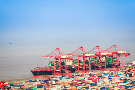 货柜码头与外国贸易背景图片